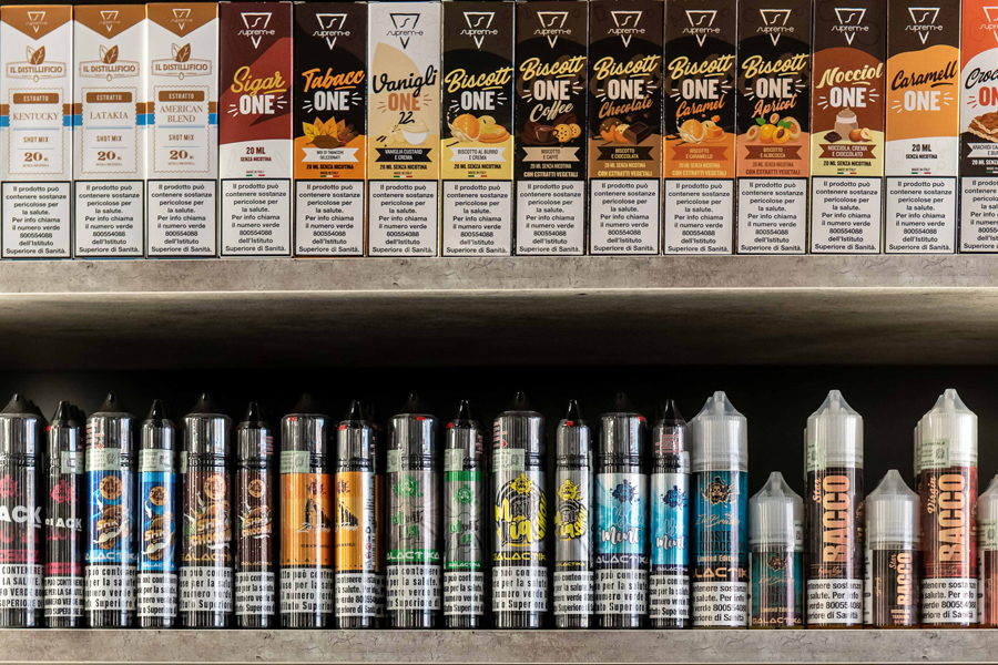 Vetrina usa e getta Smo-king Colle Prenestino