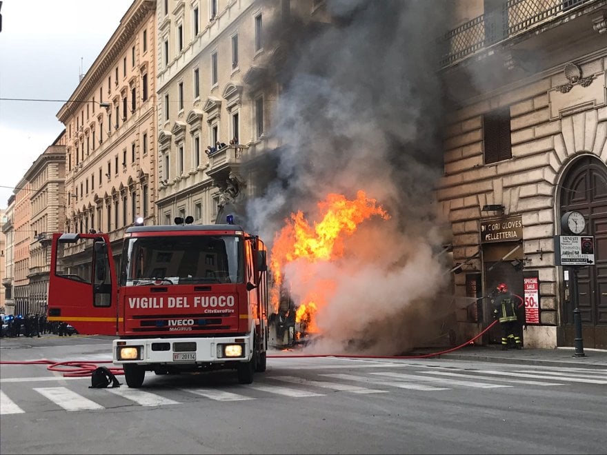 Roma Autobus a fuoco